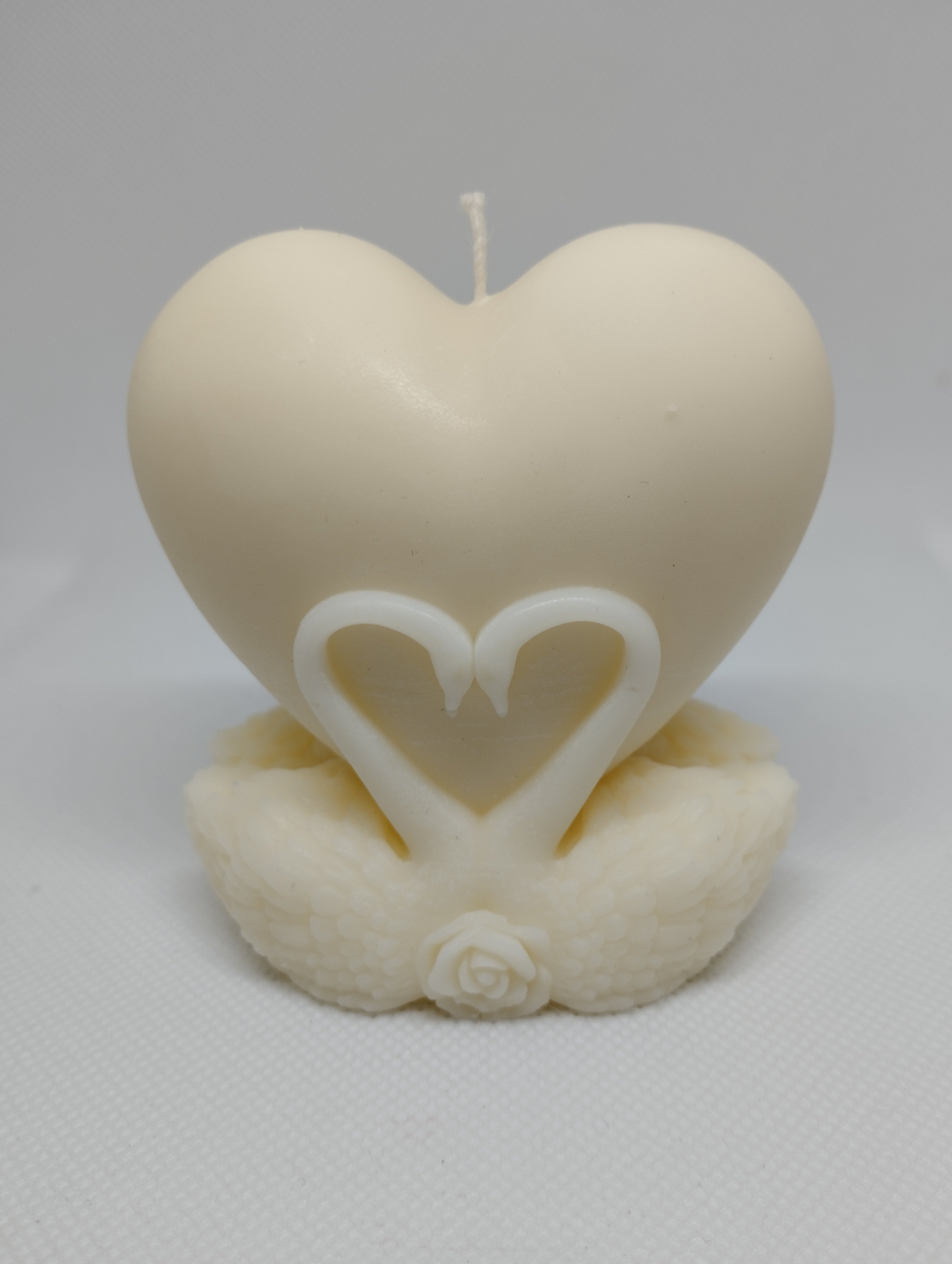 COEUR AVEC CYGNES
