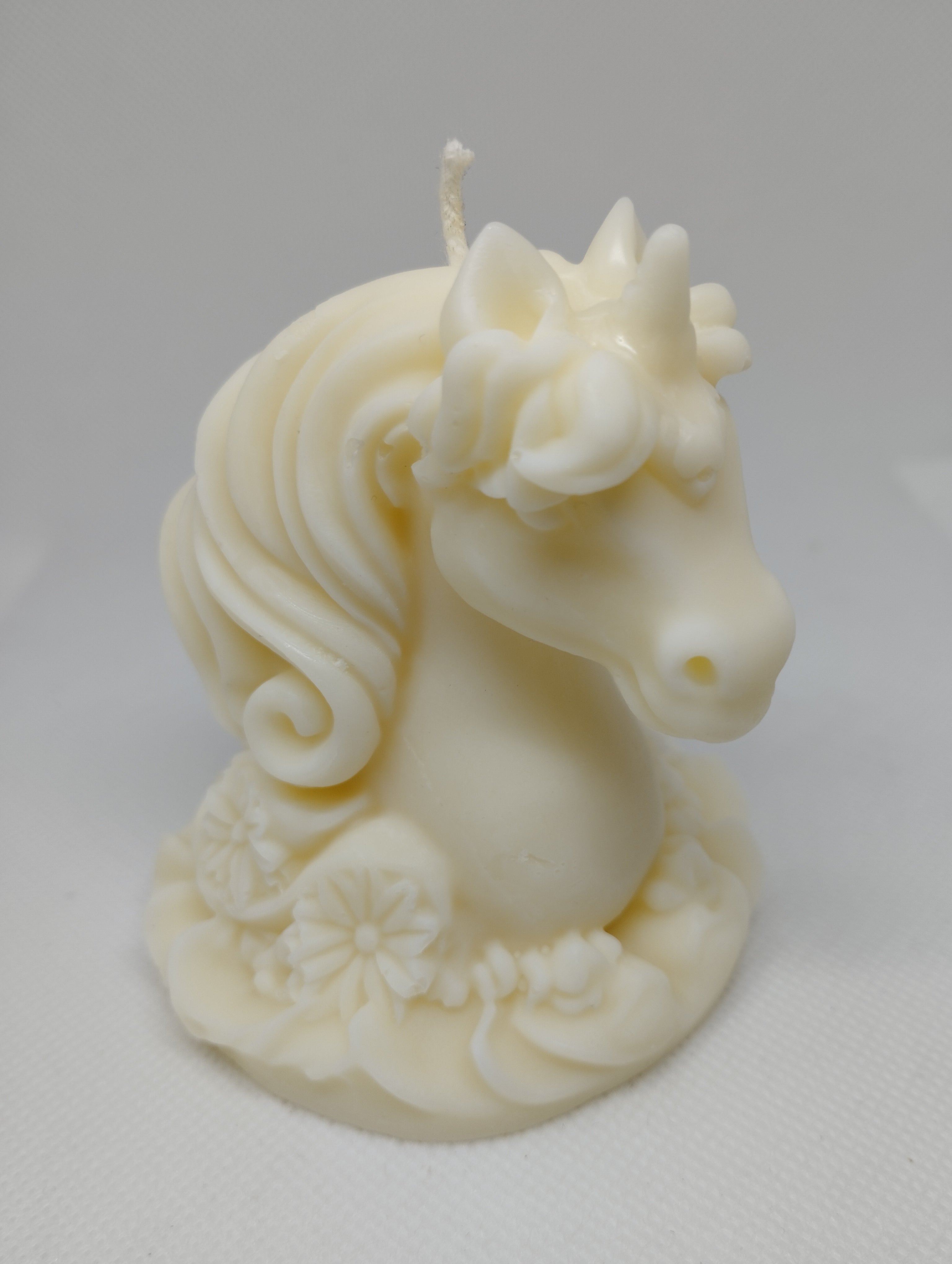 LICORNE AVEC FLEURS